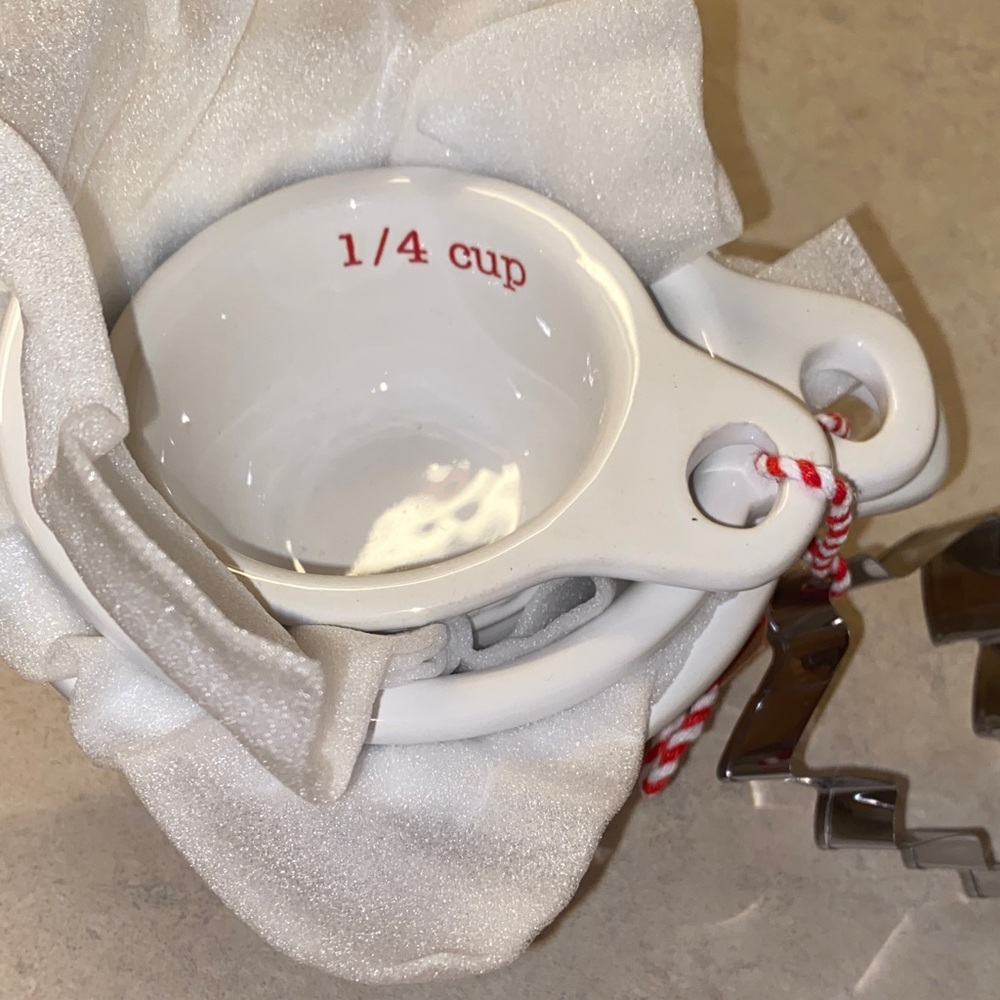 MUD PIE Measuring Cup Trio + Christmas Tree Cookie Cutter Baking Set NWT